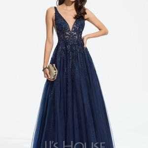 Black V-Neck Floor Length Evening Dress Size 16